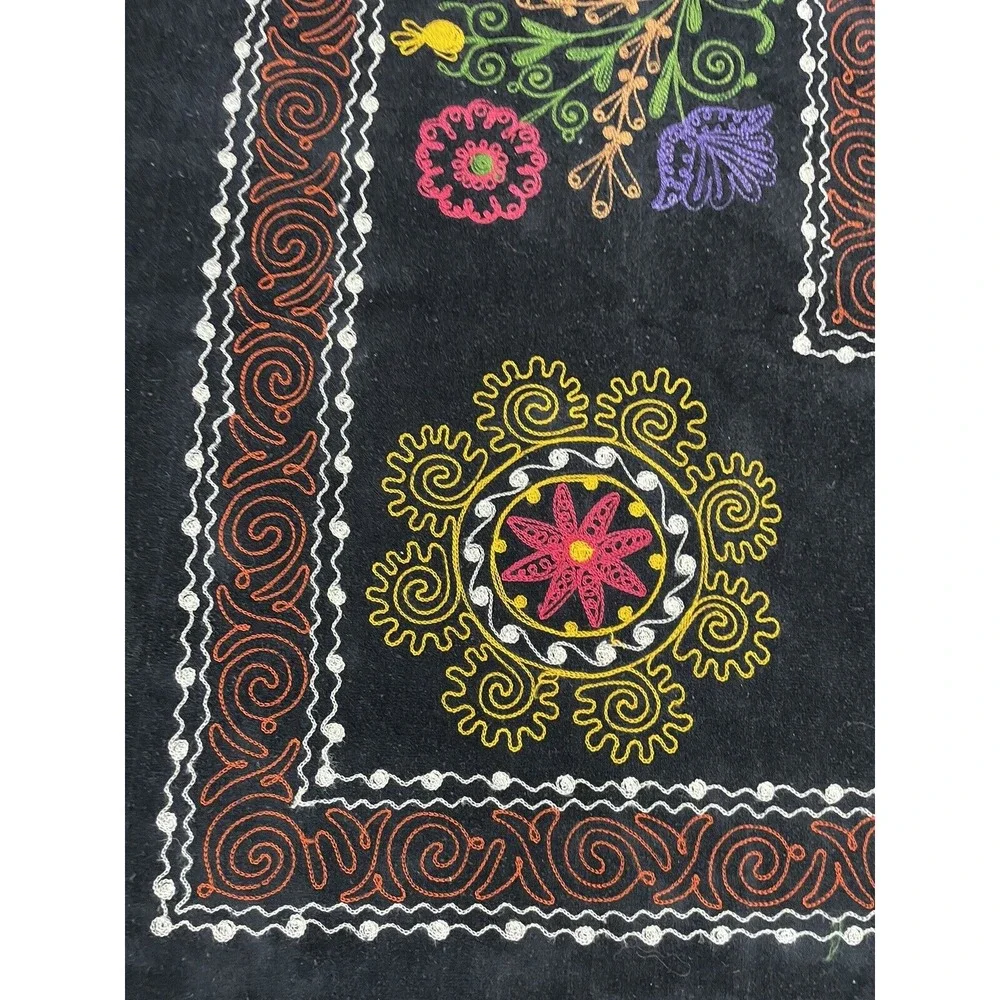 Vtg Uzbek Suzani Handmade Embroidery‎ on Velvet Tablecloth Wall Hanging 53